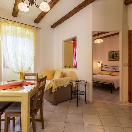 Apartments Casa Saina ロヴィニ エクステリア 写真