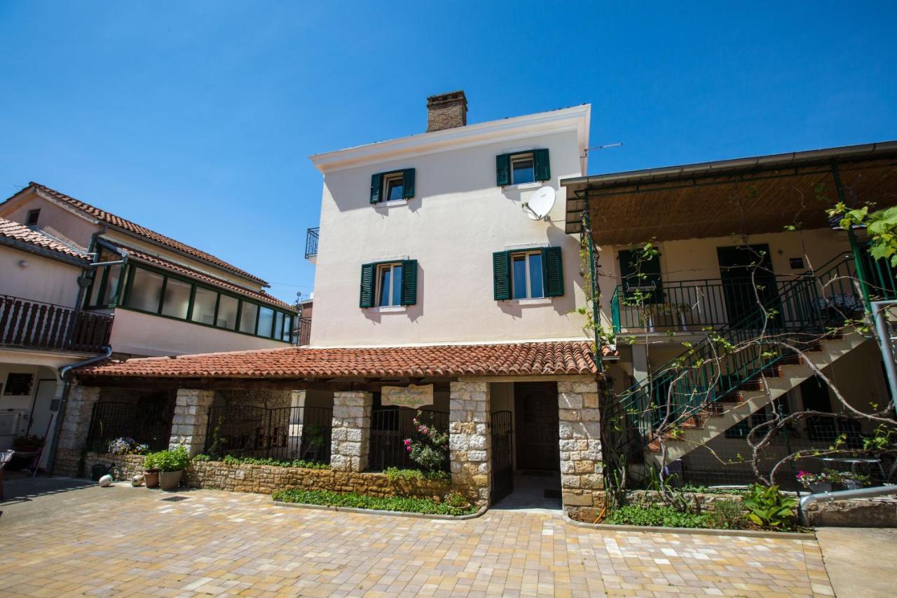 Apartments Casa Saina ロヴィニ エクステリア 写真