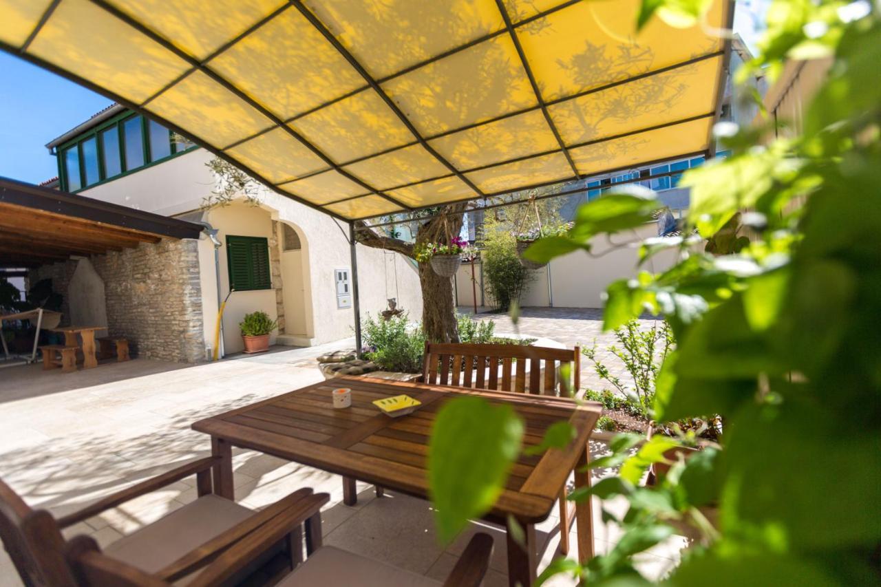 Apartments Casa Saina ロヴィニ エクステリア 写真
