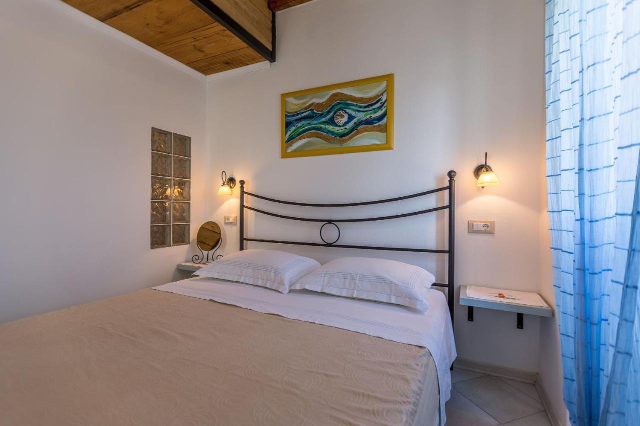Apartments Casa Saina ロヴィニ エクステリア 写真