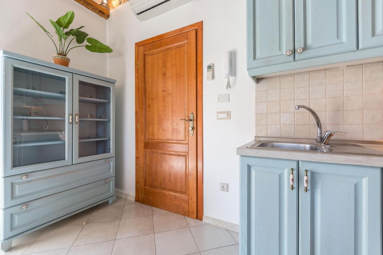 Apartments Casa Saina ロヴィニ エクステリア 写真
