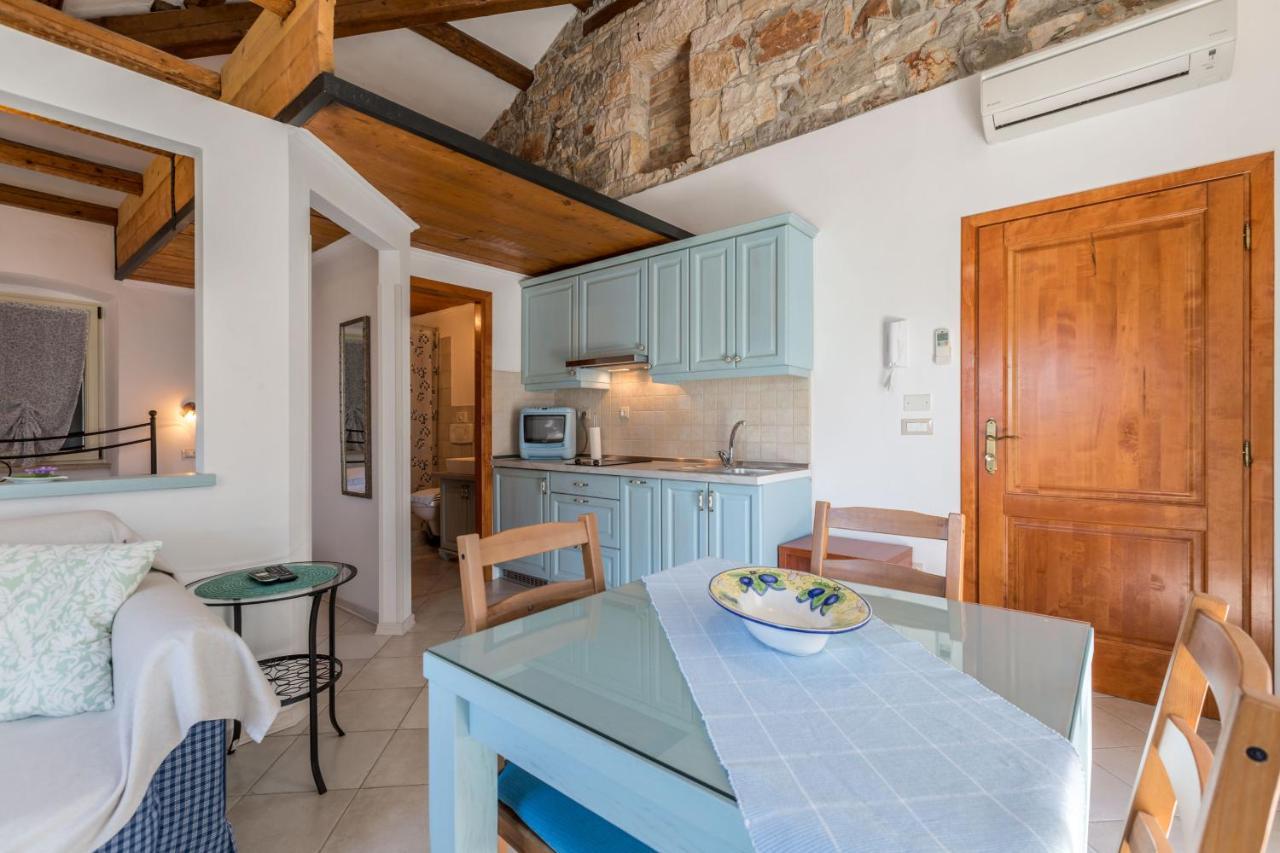 Apartments Casa Saina ロヴィニ エクステリア 写真