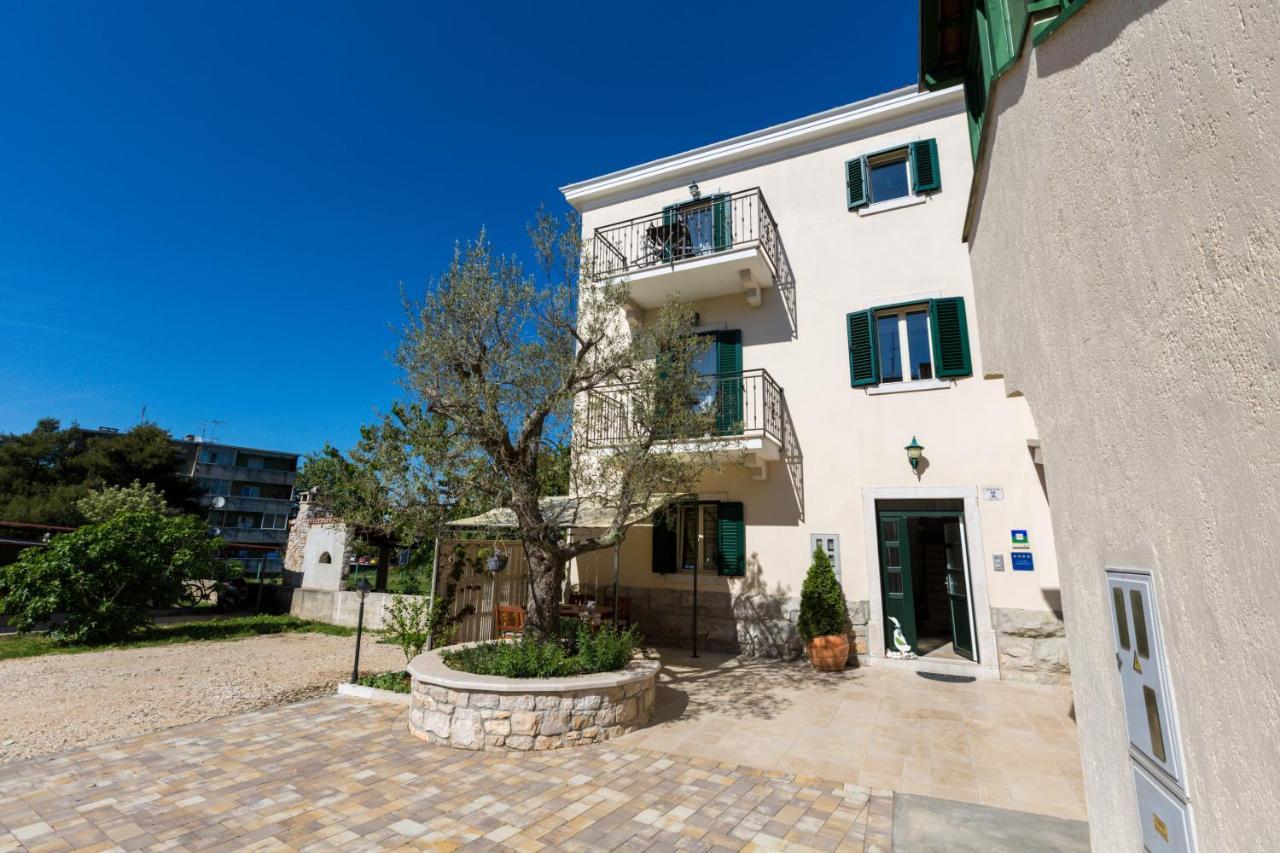 Apartments Casa Saina ロヴィニ エクステリア 写真