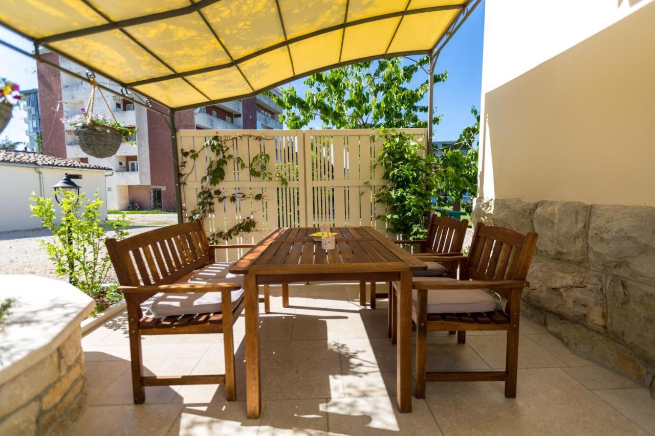 Apartments Casa Saina ロヴィニ エクステリア 写真