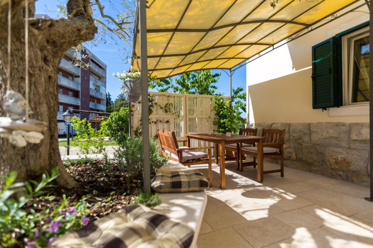 Apartments Casa Saina ロヴィニ エクステリア 写真