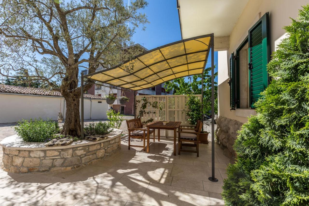 Apartments Casa Saina ロヴィニ エクステリア 写真