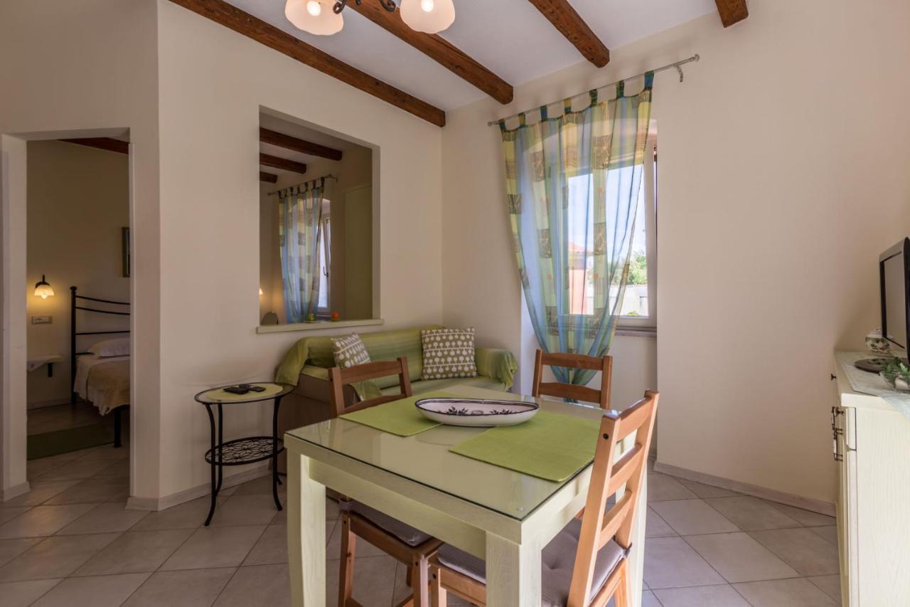 Apartments Casa Saina ロヴィニ エクステリア 写真