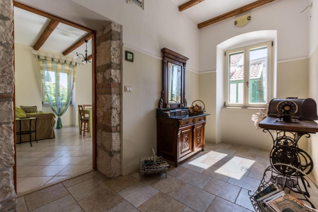 Apartments Casa Saina ロヴィニ エクステリア 写真