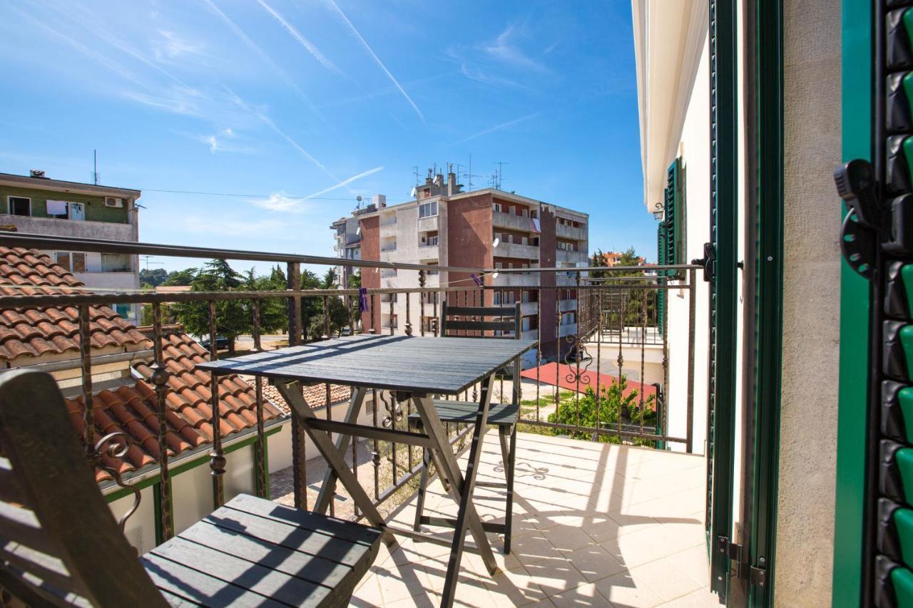 Apartments Casa Saina ロヴィニ エクステリア 写真