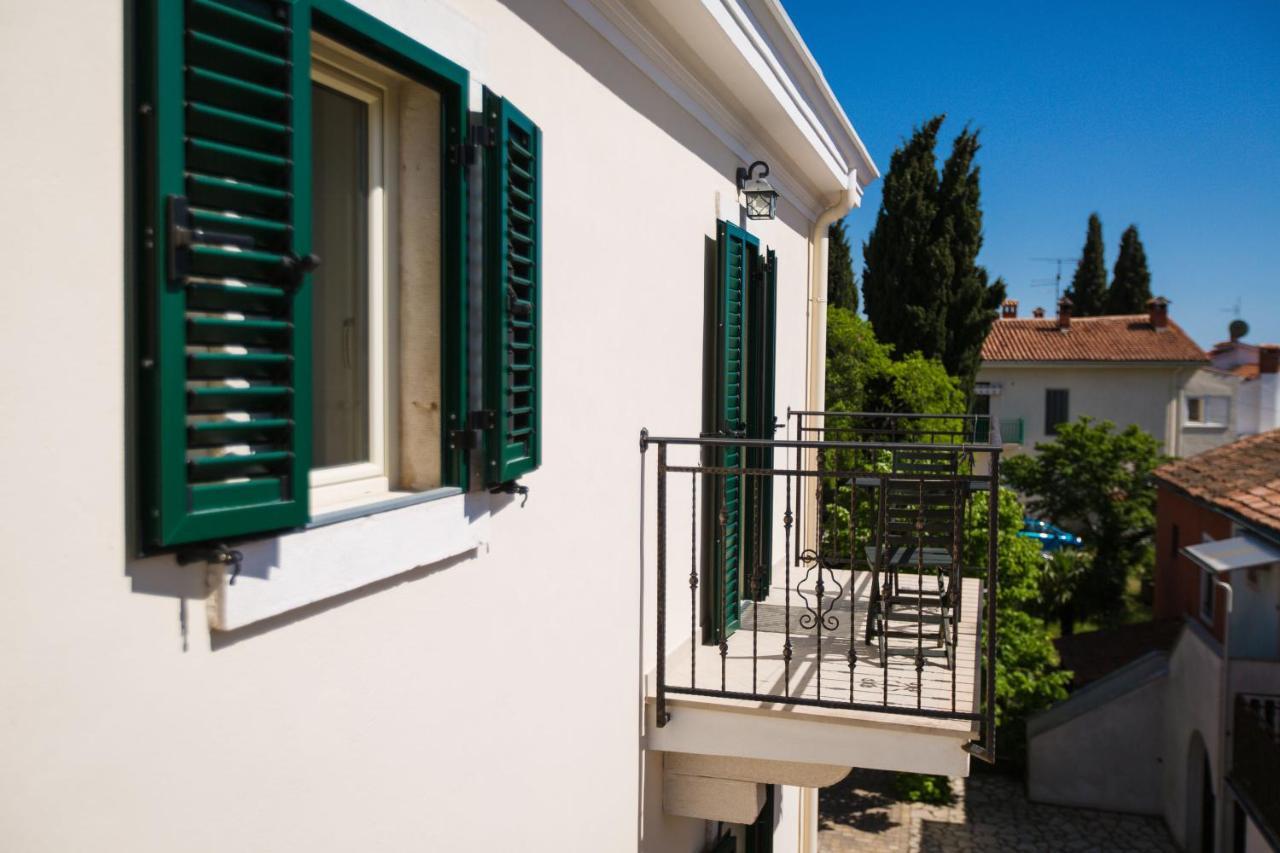 Apartments Casa Saina ロヴィニ エクステリア 写真