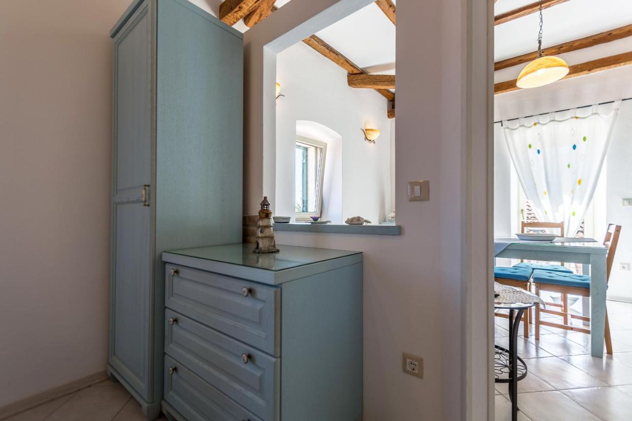 Apartments Casa Saina ロヴィニ エクステリア 写真