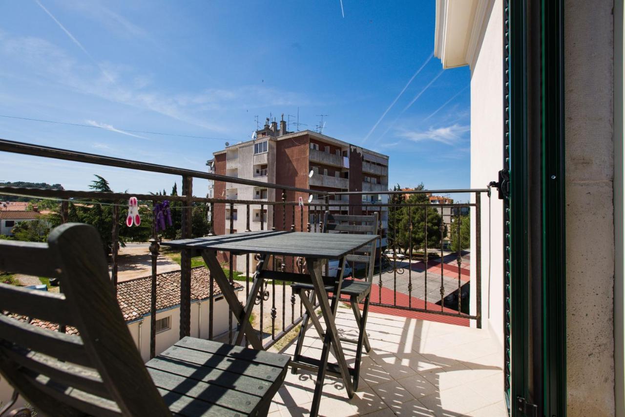 Apartments Casa Saina ロヴィニ エクステリア 写真