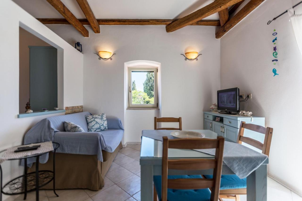 Apartments Casa Saina ロヴィニ エクステリア 写真