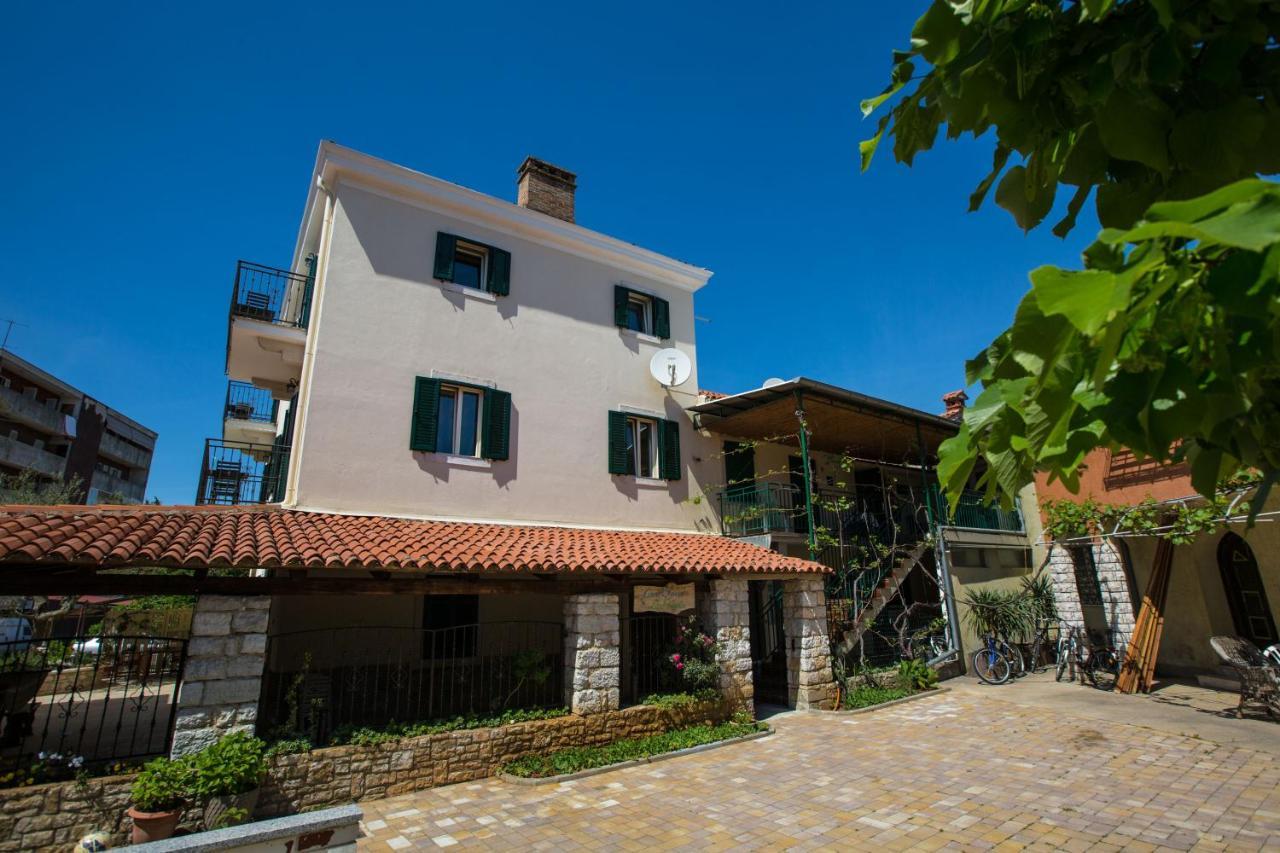 Apartments Casa Saina ロヴィニ エクステリア 写真