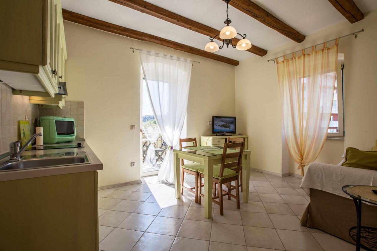 Apartments Casa Saina ロヴィニ エクステリア 写真