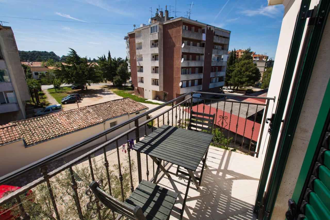 Apartments Casa Saina ロヴィニ エクステリア 写真