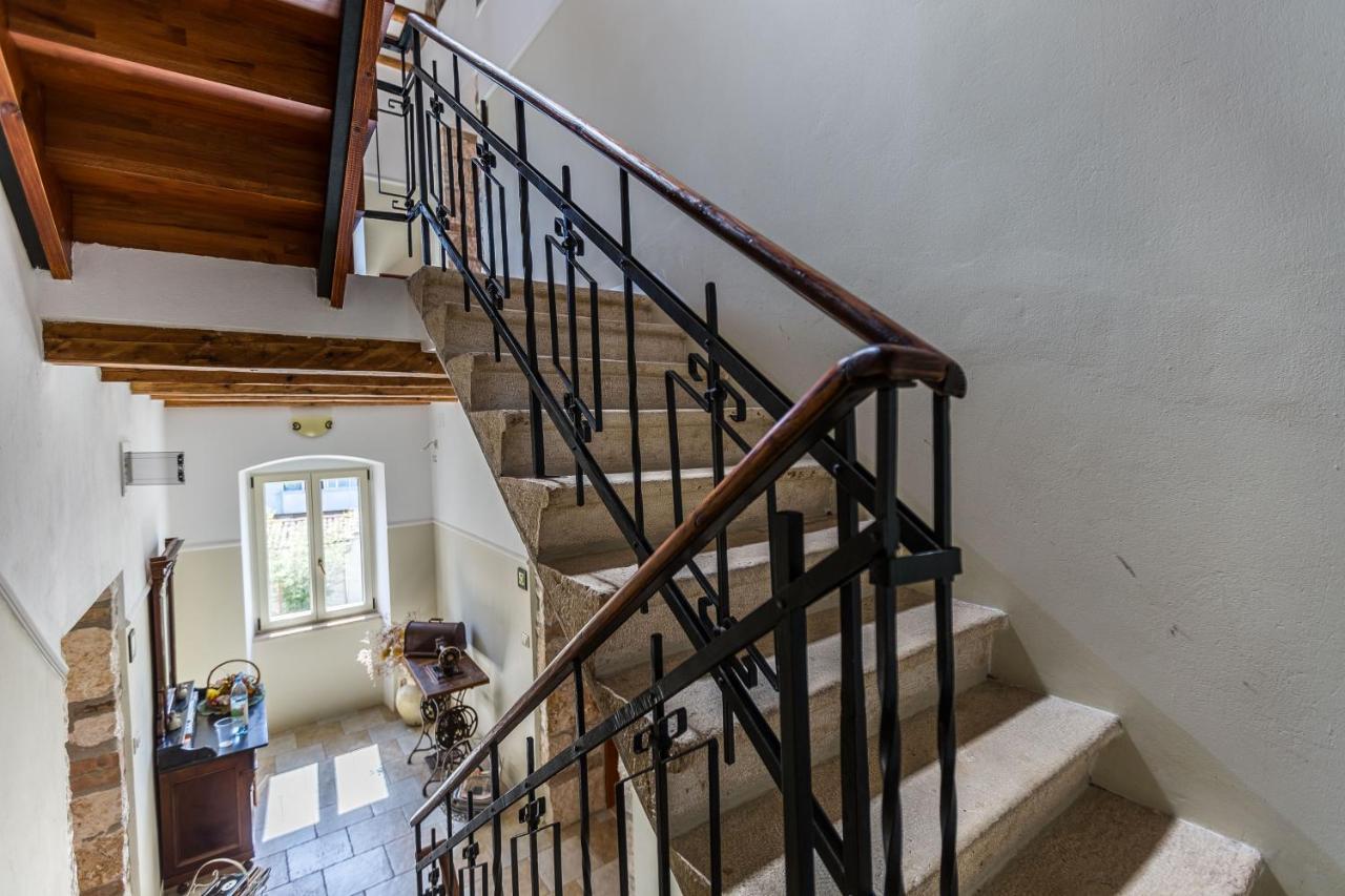 Apartments Casa Saina ロヴィニ エクステリア 写真